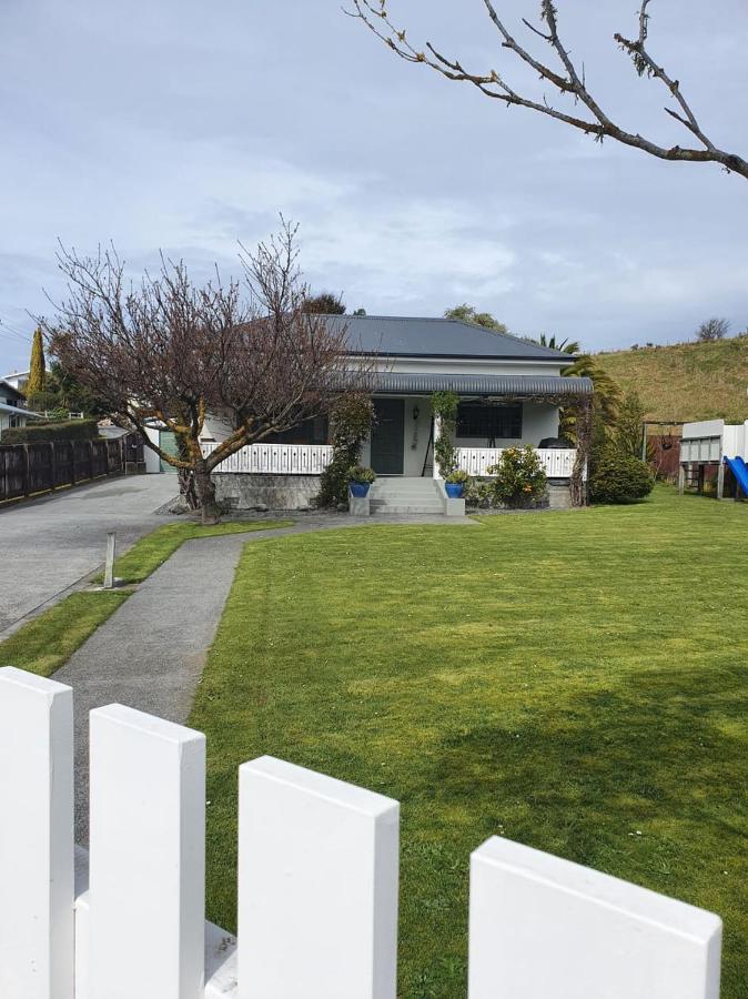 Ludstone Villa - A Charming Family Home 카이코라 외부 사진